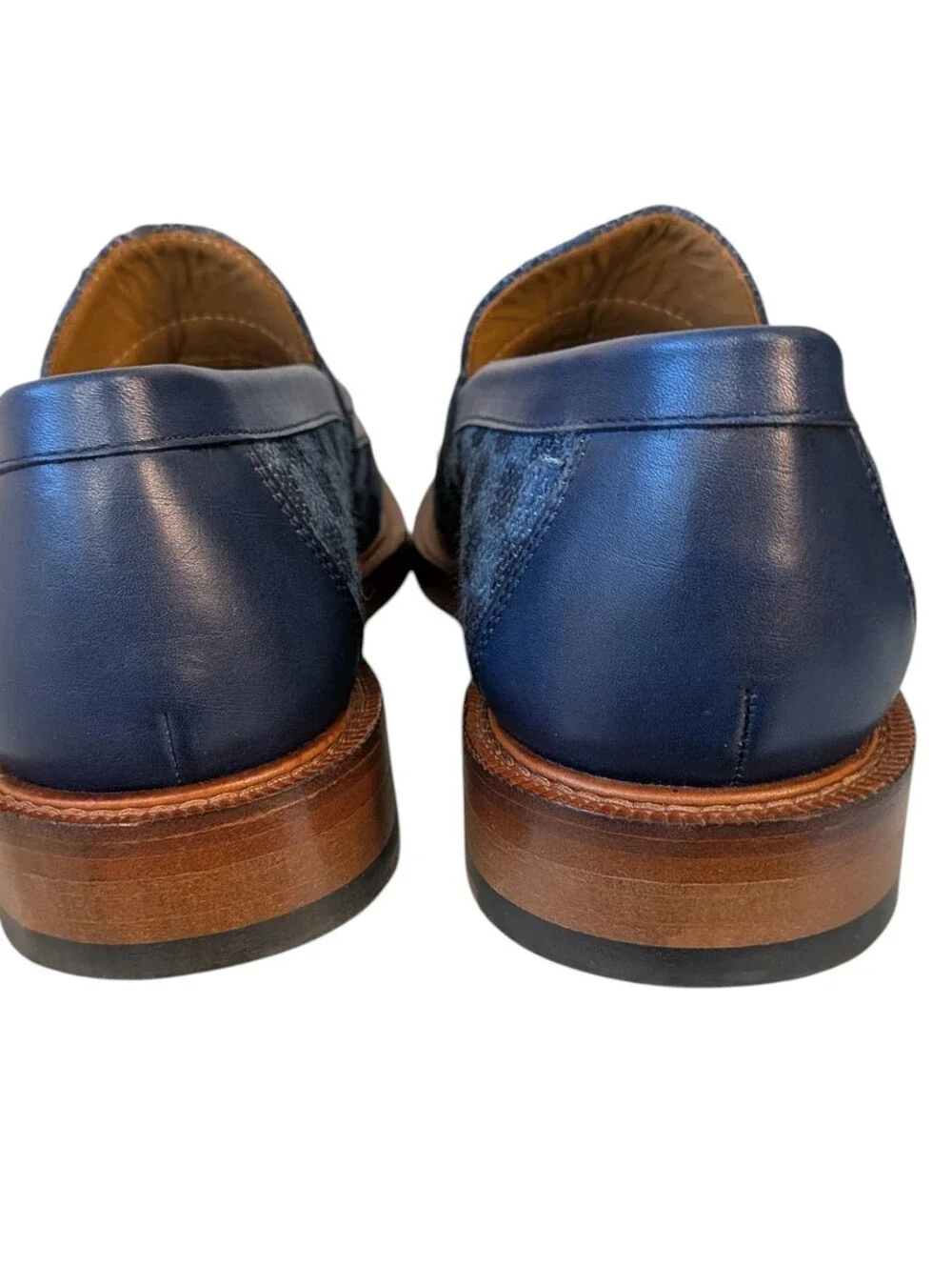 Taft Fitz Navy Loafers feature a blue checkered jacquard upper ... Size 8.5